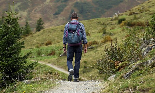 Quels sont les équipements nécessaires pour un camping en région de toundra en été?